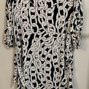 Black & White Chain Print Blouse | Scoop Neck, Ruched Sleeves